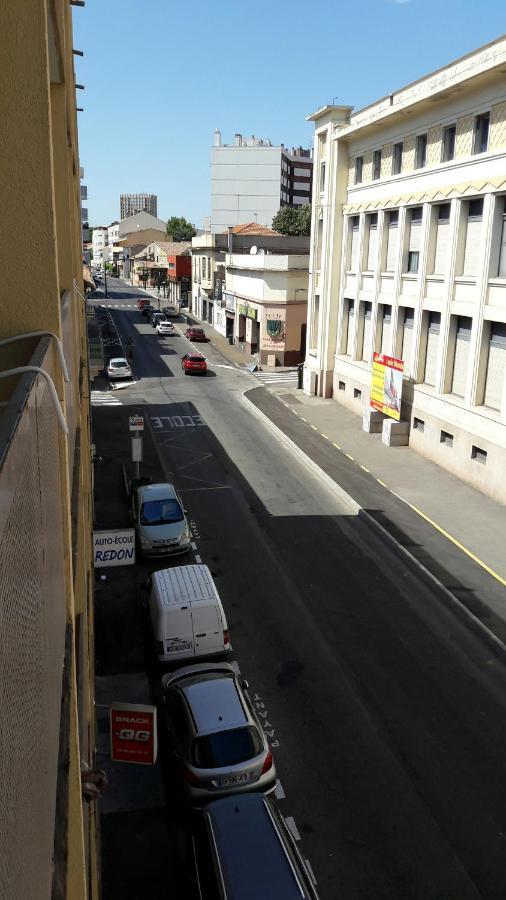 Nimes Studio Parking Dhuoda Bagian luar foto